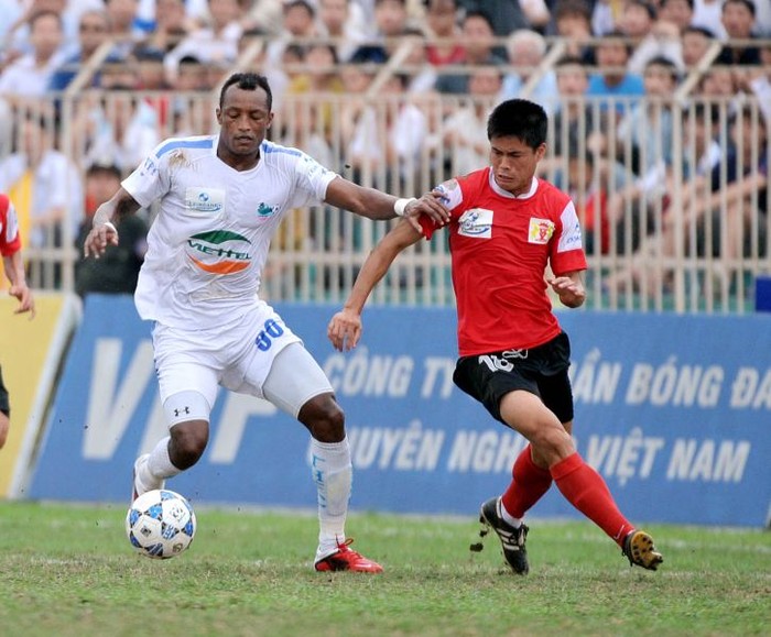 Một trận đấu khác cũng rất đáng chú ý ở vòng 14 là cuộc so tài giữa hai đội bóng láng giềng Thanh Hóa và XM The Vissai Ninh Bình.